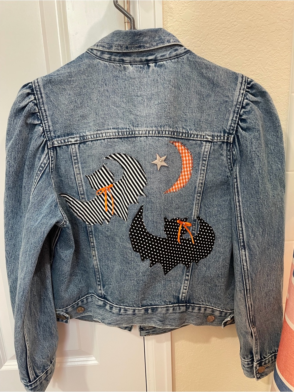 Women’s Gap puff sleeve Denim Jacket with Bat & Moon patchwork quilted bats!